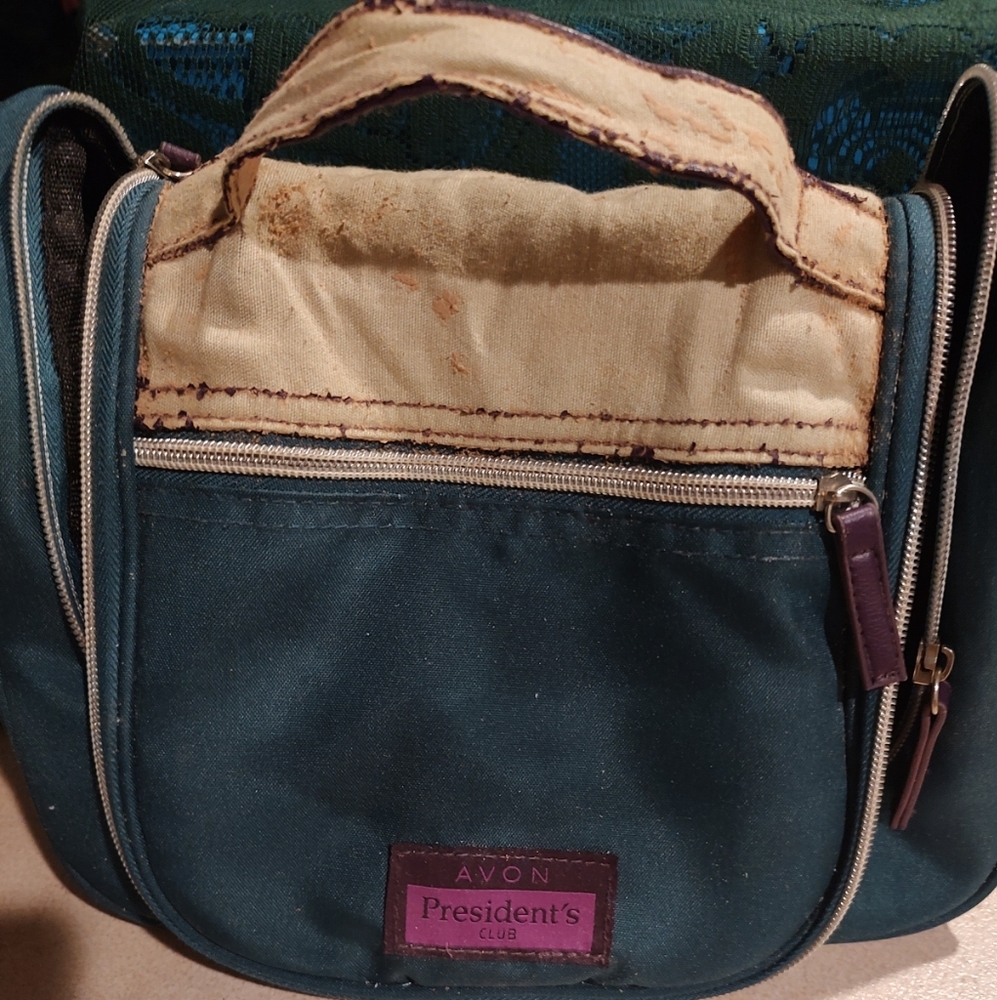 Presidents Recognition Program Gala 2012-2013Toiletry Case HangerSee Photos